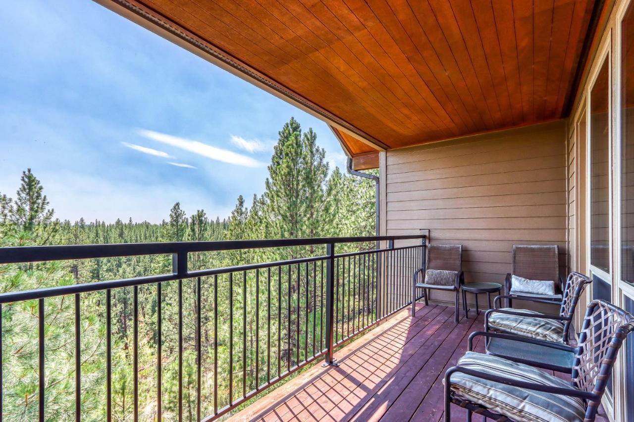 Apartment Tree Retreat